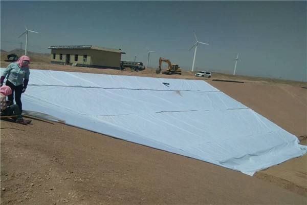 房山复合土工膜在高堆还是低堆施工好