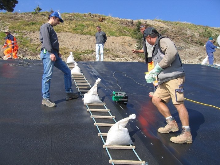 高密度聚乙烯hdpe膜的价格是多少 土工膜焊接方法